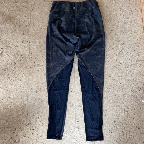 Camouflage and mesh leggings - Picture 2 of 2